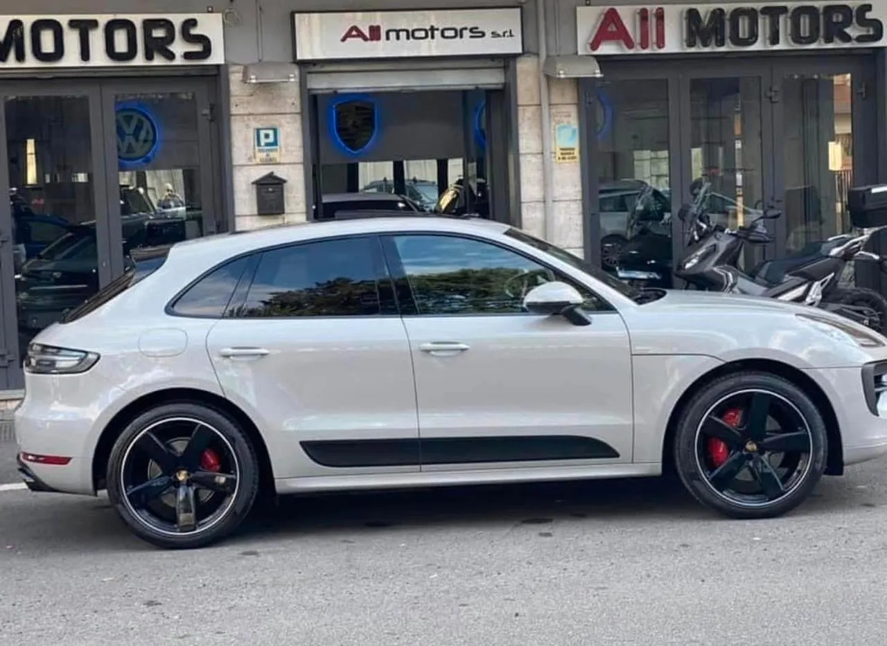 PORSCHE Macan Image 5