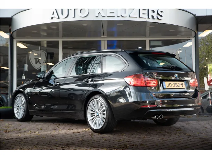 BMW 3 Serie Touring 328i  Image 4